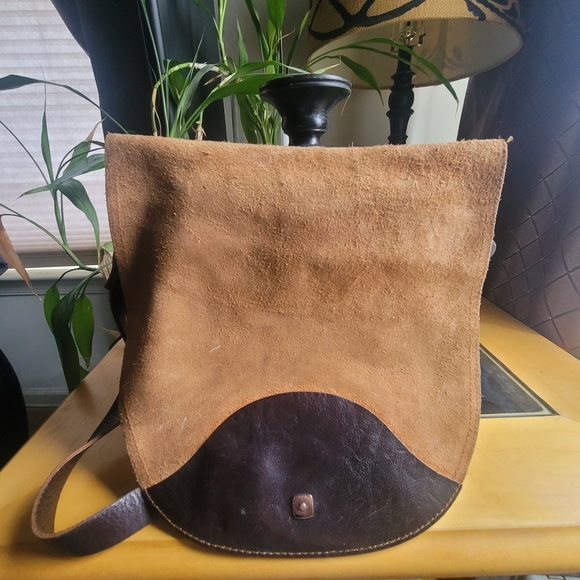 DKNY Vintage Leather Messenger bag - Picture 10 of 14